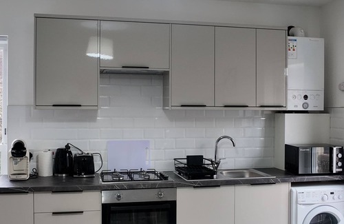 Haverstock Apartamento | Fantastic 3-bedroom duplex with WiFi in vibrant London.