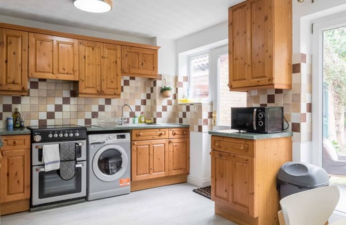 Cherry Hinton Casa | Fantastic 3 bedroom home with parking