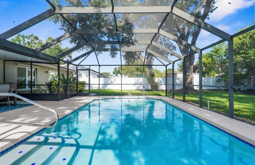 South Gate Ridge Casa | Fantastic 3-bedroom pool house with AC