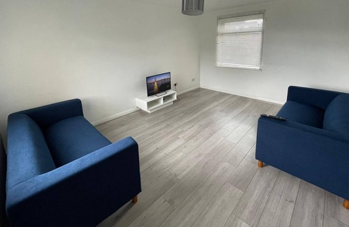 Little Eaton Casa | Fantastic 4 bedroom House Great for Family & Friends