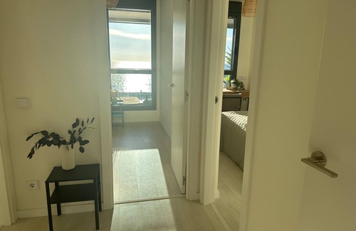 Badalona Apartamento | Fantastic apartment right on the beach in Barcelona, with balcony and pool!
