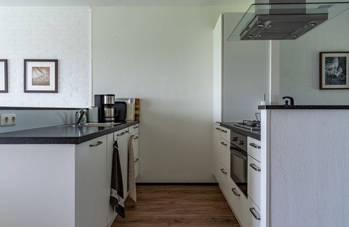 Heeg Apartamento | Fantastic apartment, with a large garden. on the water, brilliant view,