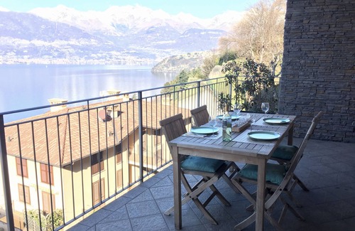 Dorio Apartamento | Fantástico apartamento con una maravillosa vista panorámica del lago de Como