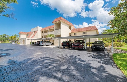 Burnt Store Marina Condominio | Fantastic condo with AC in Punta Gorda and elevator access.