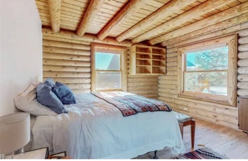 Las Campanas Cabaña | Fantastic Cozy Modern Log Cabin