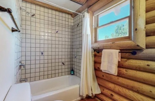 Las Campanas Cabaña | Fantastic Cozy Modern Log Cabin