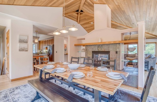 Neskowin Casa | Fantastic Custom Ocean-View Home Near Neskowin has Deck, Spa Tub, Hot Tub!