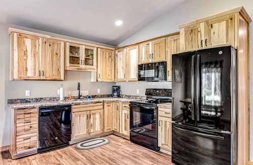 Conover Casa | Fantastic dog-friendly cabin with hot tub, fireplace, patio, grill, central AC, & W/D