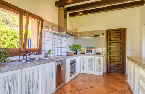 Santa Eulalia del Río Villa | Fantástica villa de lujo con casa de huéspedes, Wi-Fi, piscina, jardín e increíbles vistas al mar;