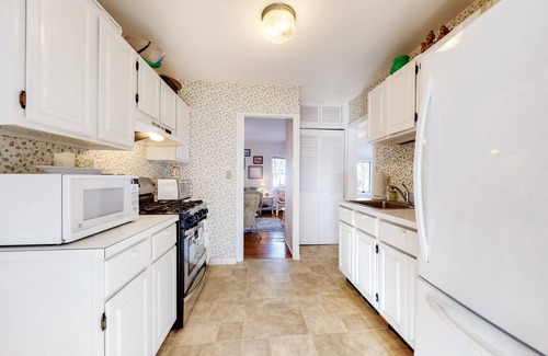 Cedar Bushes Casa | Fantastic Family-Friendly Gem w/Spacious Deck, Fast WiFi, & Beach Access Nearby