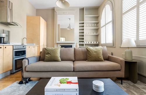 Clerkenwell Apartamento | Fantastic Farringdon 2BR w/ High Ceilings, nr Dining, by Blueground
