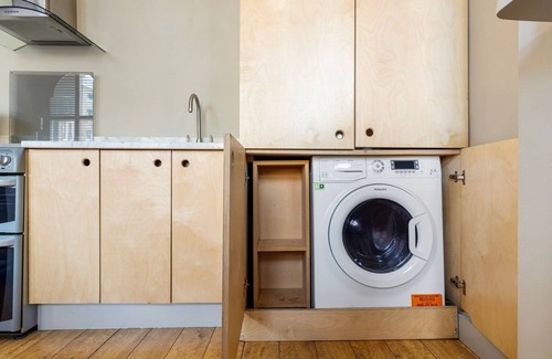Clerkenwell Apartamento | Fantastic Farringdon 2BR w/ High Ceilings, nr Dining, by Blueground