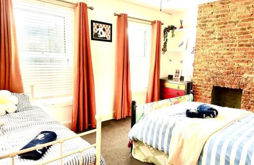 Ore Casa | Fantastic Four Bed House Sleeps 9 by the Sea