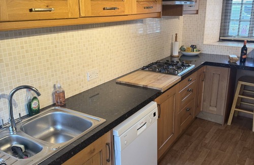 Ashford-in-the-Water Cabaña | OFERTAS DE VERANO DISPONIBLES! Un lujo de 3 dormitorios, 3 baños. Casa rural.