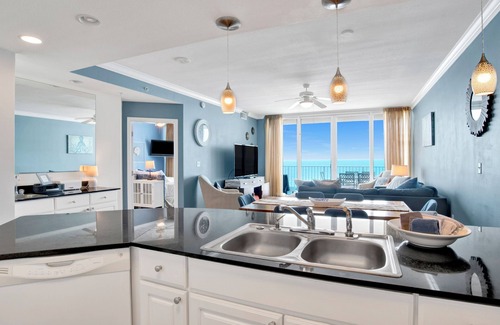 Gulf Shores Condominio | Fantástico condominio frente al golfo con vista desde la cama. DISTANCIA A PIE A TODOS !!