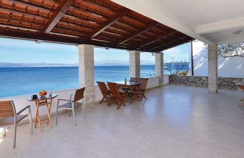 Stomorska Apartamento | Fantástico apartamento de vacaciones en el paseo marítimo con una gran terraza