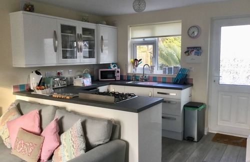 Sandown Casa | FANTÁSTICA casa de vacaciones de nueva construcción cerca de la playa de arena de Sandown