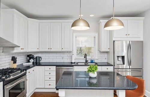Dilworth Casa | Fantastic Home * 6 Bedrooms * Awesome Location