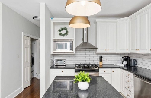 Dilworth Casa | Fantastic Home * 6 Bedrooms * Awesome Location