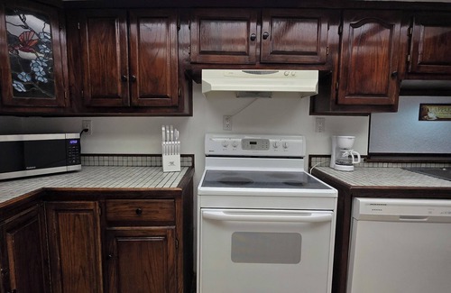 Tampa Casa | Fantastic king bedroom and pool in 3 min from Tampa airport