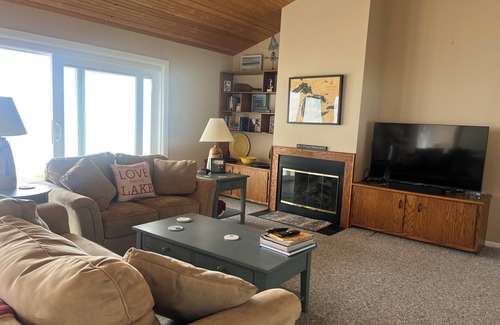 Montague Casa | Fantastic Lake Michigan beachfront property in Montague Michigan.