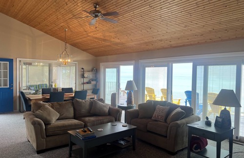 Montague Casa | Fantastic Lake Michigan beachfront property in Montague Michigan.