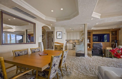 Wailea Condominio | Fantastic Location - Beautiful Beach Front Condo -Makena Surf # B-207
