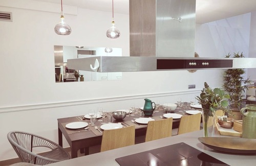 El Poble-sec Apartamento | FANTÁSTICO DÚPLEX ESTILO LOFT EN BARCELONA - Nuevo en Vrbo
