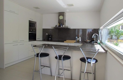 Lagoa Villa | Fantástica villa, moderna con piscina privada y con una vista espectacular sobre el río