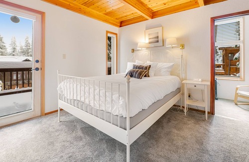 Serene Lakes Casa | Fantastic mountainside home w/ skiing, sauna, hot tub, fireplace, & washer/dryer