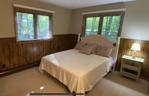Mancelona Chalet De Esquí | Fantastic NEW Schuss Mountain location for a Pure Michigan get-away!