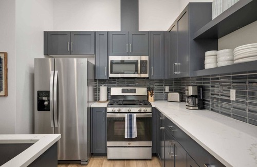 Lincoln City Condominio | Fantastic Newly Constructed Ebb Street Loft, Large Deck w/ Views, Short Walk to Beach, Food, & Fun