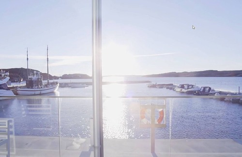 Steinsland Casa | Fantastic rorbu suite in a very beautiful location