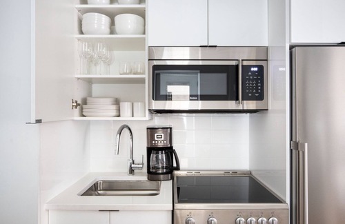 SoHo Apartamento | Fantastic SoHo 1BR w/ Outdoor Space & In-Unit W/D, by Blueground