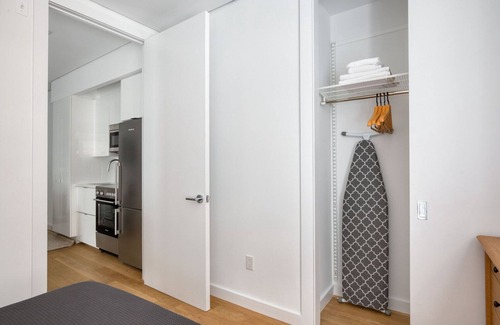 SoHo Apartamento | Fantastic SoHo 1BR w/ Outdoor Space & In-Unit W/D, by Blueground