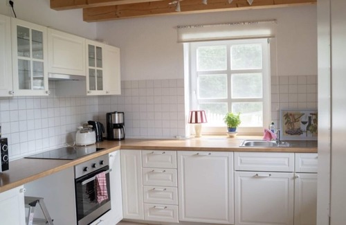 Garz/Rugen Casa | Fantastic thatched house on Rügen with water views and large garden
