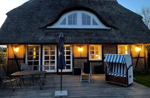 Garz/Rugen Casa | Fantastic thatched house on Rügen with water views and large garden