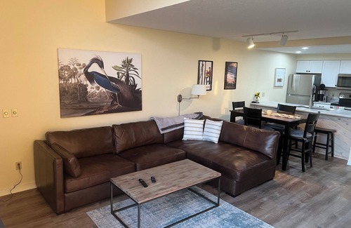 Harbor Springs Condominio | Fantastic view of The Highlands! Comfortable 2-bedroom w/loft condo. Come relax.