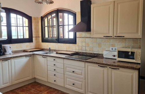 Lloret de Mar Villa | Fantástica villa / finca con piscina, vistas al mar, jardín de palmeras en 5000 m2