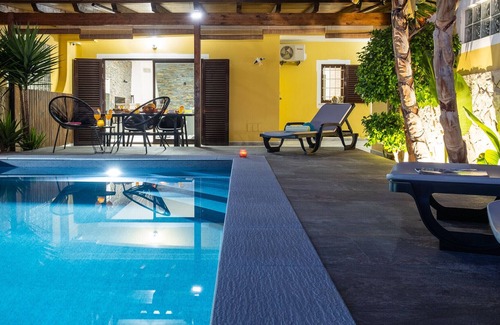 Urbanizacao dos Calicos Villa | Villa Val Hala