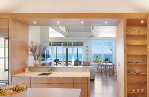 Tisbury Casa | Fantastic Waterfront Private Beach & Dock on West Chop