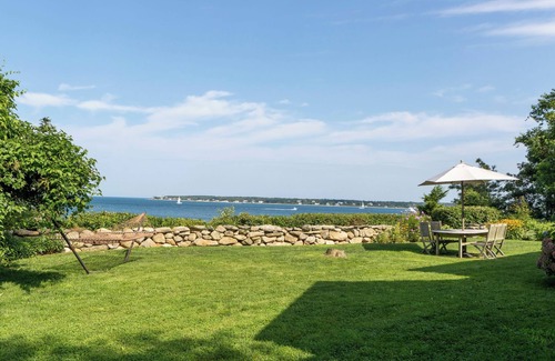 Tisbury Casa | Fantastic Waterfront Private Beach & Dock on West Chop