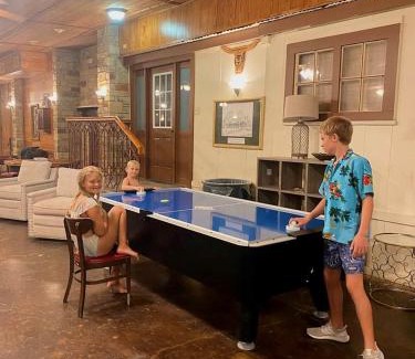Sutherland Springs Otro | Fantastic Waterfront Tented Cabin - Ideal for a Glamping Getaway near San Antonio, Texas