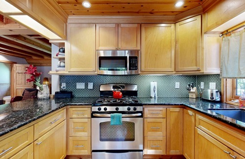 Northwood Casa | Fantastic Wooded Gem W/ Private Hot Tub, Free WiFi, Furnished Deck, & Gas Grill
