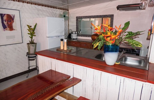 Moorea-Maiao Casa | FARE BAMBOO with PALAPA and shared pool