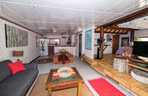 Moorea-Maiao Casa | FARE BAMBOO with PALAPA and shared pool