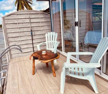 Teahupoo Casa | Fare Iriatai