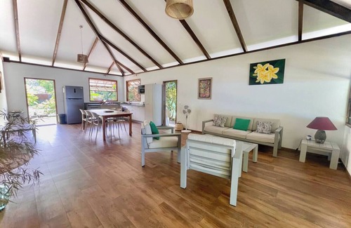 Paea Casa | Fare Miki Miki- private beach