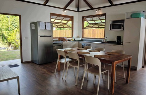 Paea Casa | Fare Miki Miki- private beach