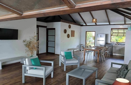 Paea Casa | Fare Miki Miki- private beach
